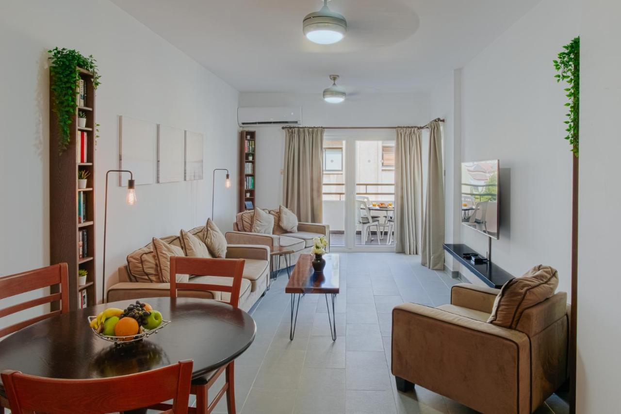 Lazaros Centre Apartment Lárnaka Kültér fotó