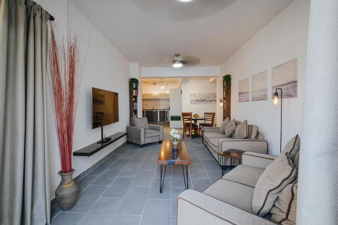 Lazaros Centre Apartment Lárnaka Kültér fotó